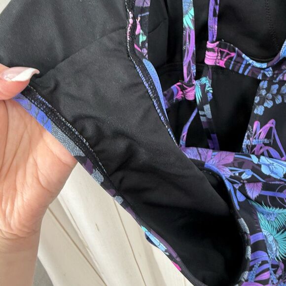 Title Nine Women’s Small Purple Black Blue Floral One Piece Swim Pool Ocean Beac - Picture 4 of 5